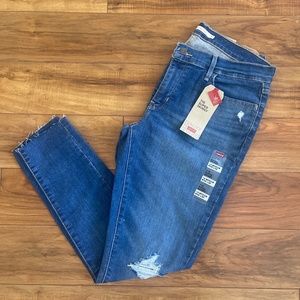 Levi’s 710 Super Skinny